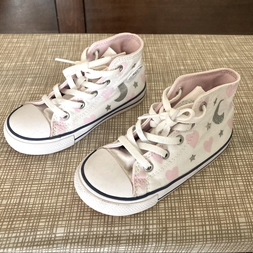 Converse size toddler 9 fits like a 10